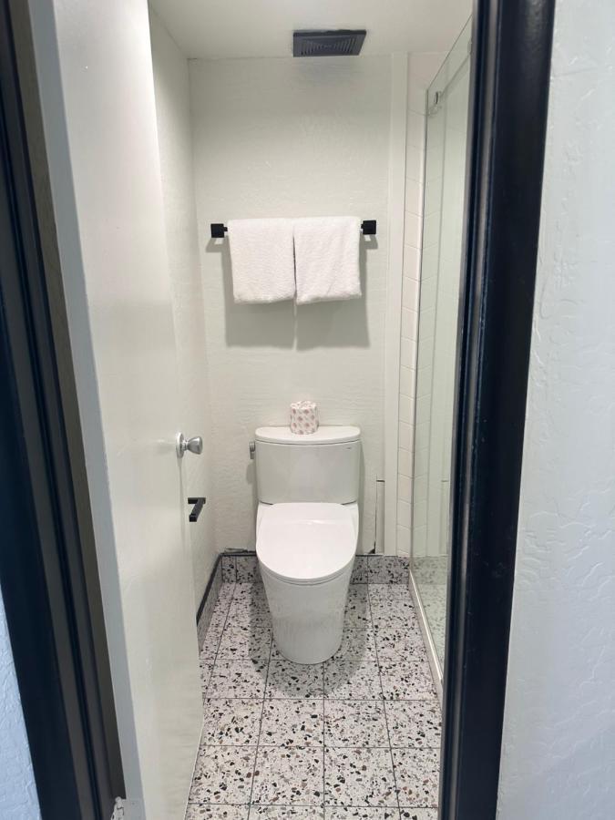 Sway Hotel Лейк Хавасу Сити Екстериор снимка