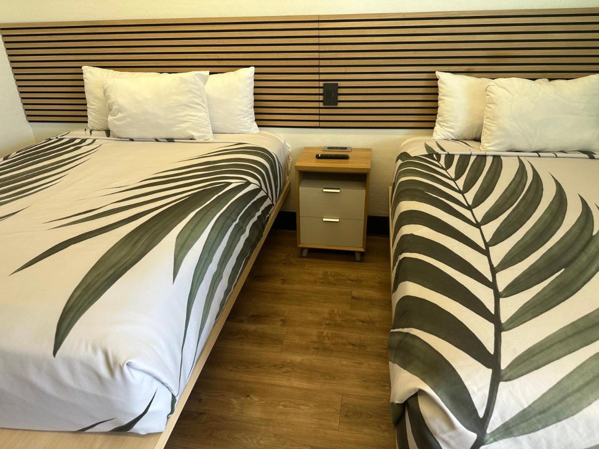Sway Hotel Лейк Хавасу Сити Екстериор снимка